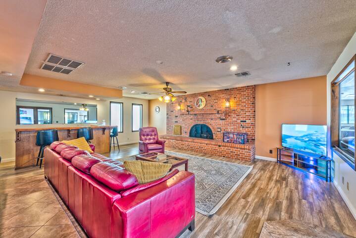 Back to the Future Home w/ hot tub! gallery image 2