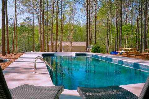 Private Heated Pool! May and June discounted!