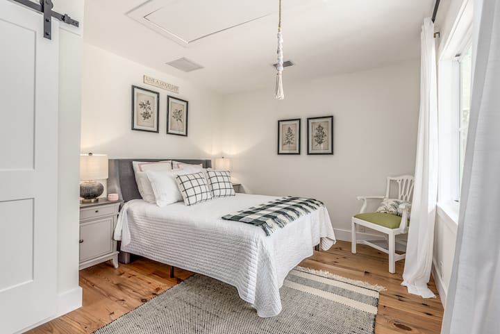 Chambre #2 très bien aménagée avec goût