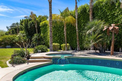 Luxe Emerald Cove