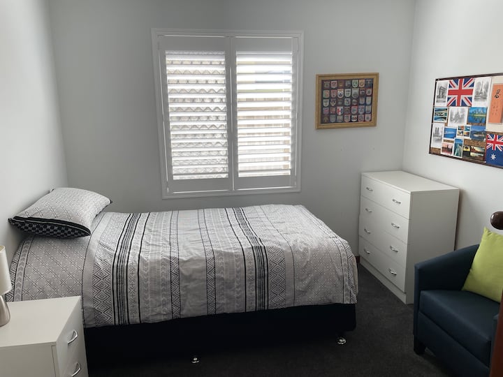 ห้องนอน 2 - เตียงเดี่ยวคิงไซส์