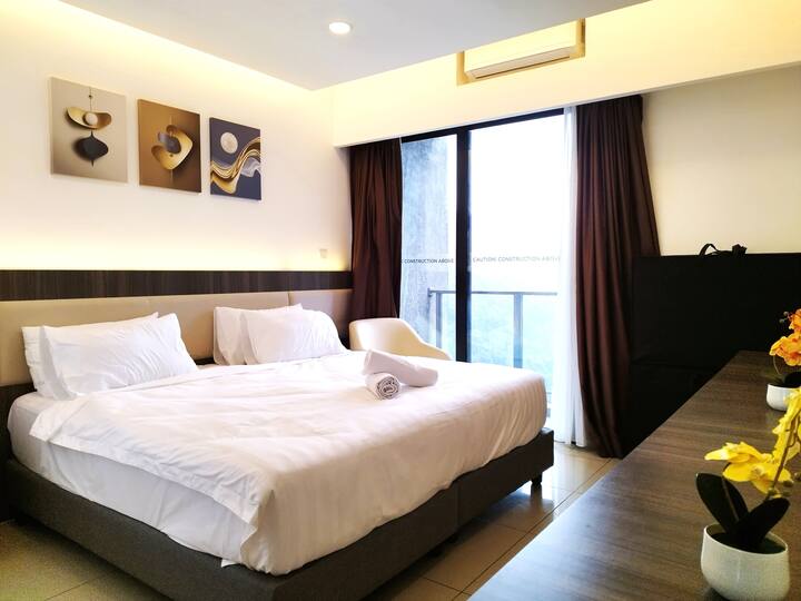 Chambre attenante avec 1 lit King Size, matelas à 2 étages et balcon avec vue sur la montagne