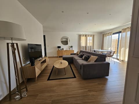 Villa Chléa (No. 1 Contemporary)