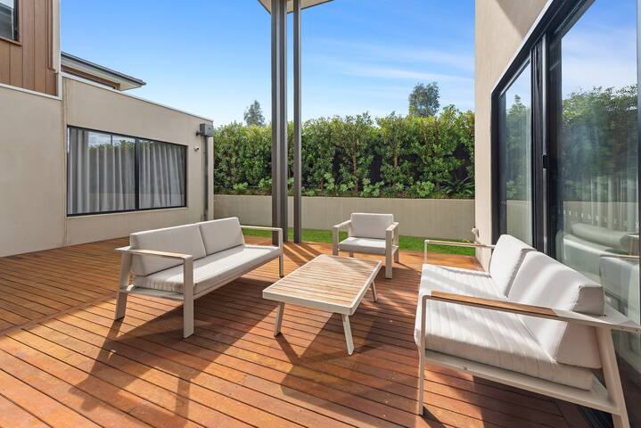 30%off 4Bedder3.5Bath lockedbackyardHouseDoncaster gallery image 5