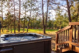 5BR Golf and Ski Cabin with Hot Tub