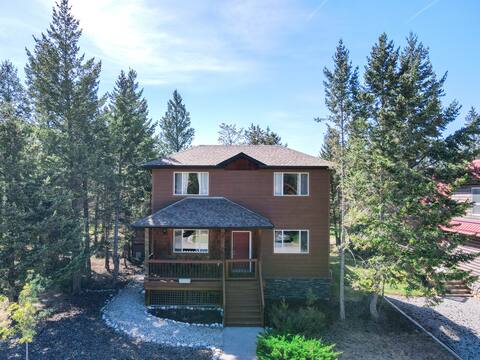 5BR Golf and Ski Cabin with Hot Tub