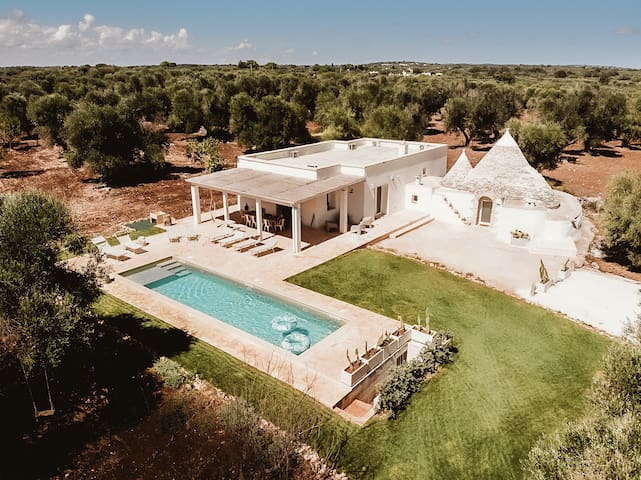 Trullo EVO private pool – Ostuni