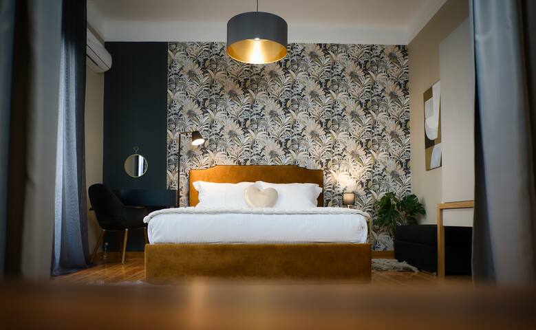 4 Travelers – Together gallery image 5