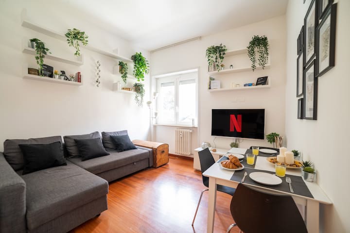 CityLife New Apt – WiFi & Netflix – Milan