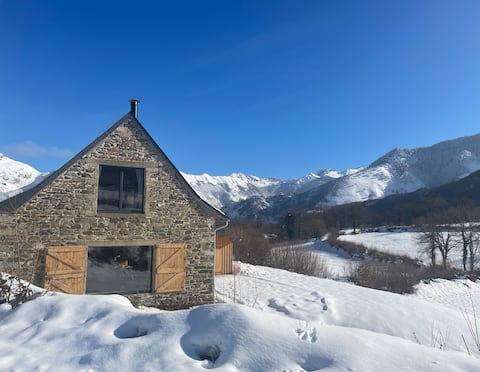 Beautiful renovated sheepfold Lescun