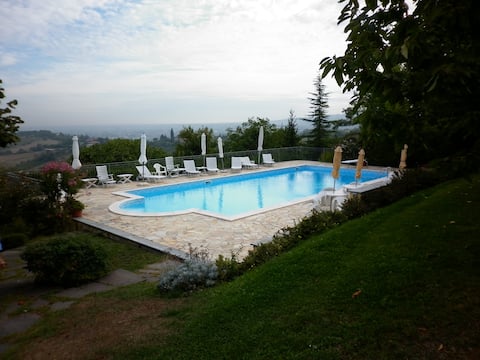 Country villa with pool and incredible view