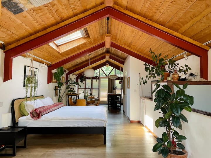 Loft England Dream Loft by Battersea Park, Free Parking - Houses for Rent in Greater ...