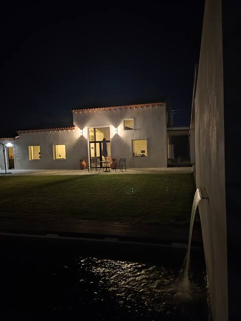 Casa do Carvalhal w/ pool, AC, forest near Aveiro