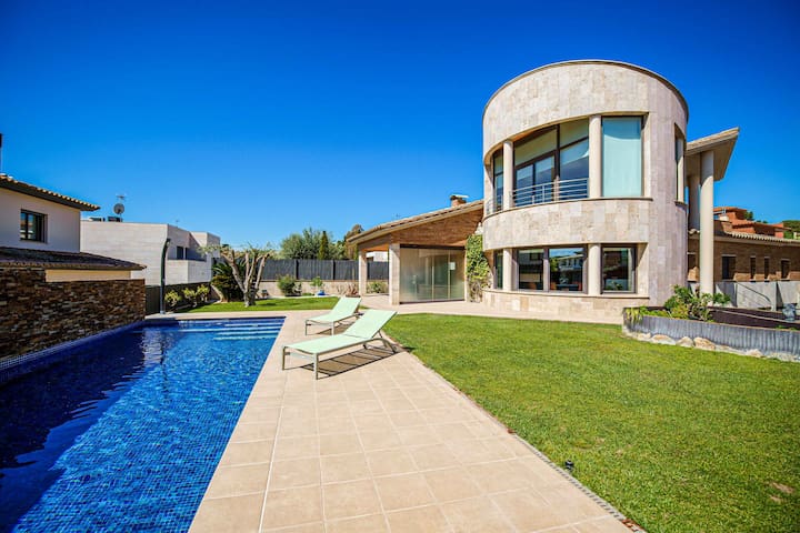 Casa La Vinya “Alto Standing”