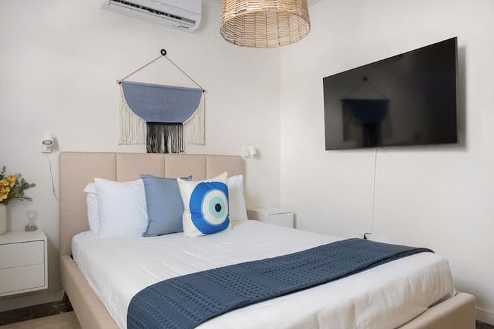 Bedroom #8 Every one of our 9 bedrooms have AC, TV, shades, fresh linens & full bathroom.