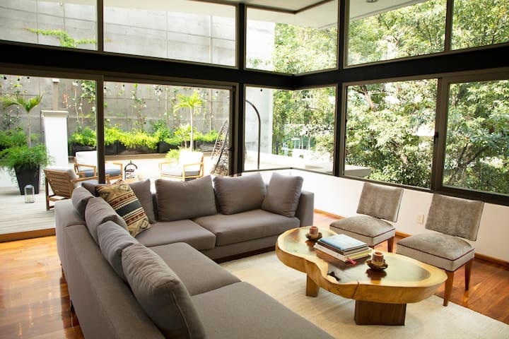 Hermosa casa en Polanco con terraza y jardin gallery image 4