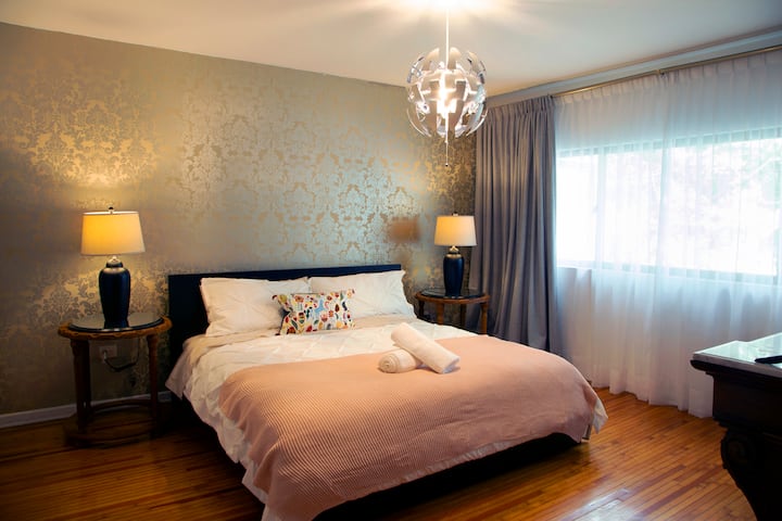 Chumba cha kulala na Kitanda cha Kifalme