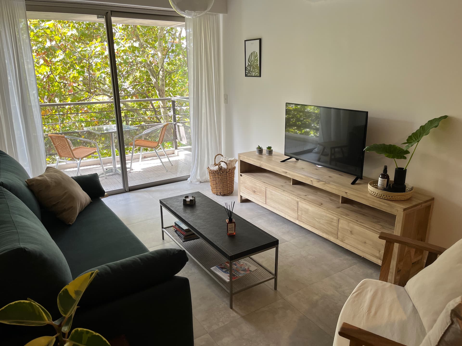 Bright and quiet apartment