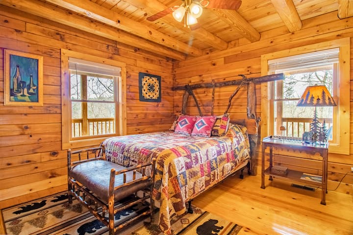 Camera da letto queen-size al piano principale