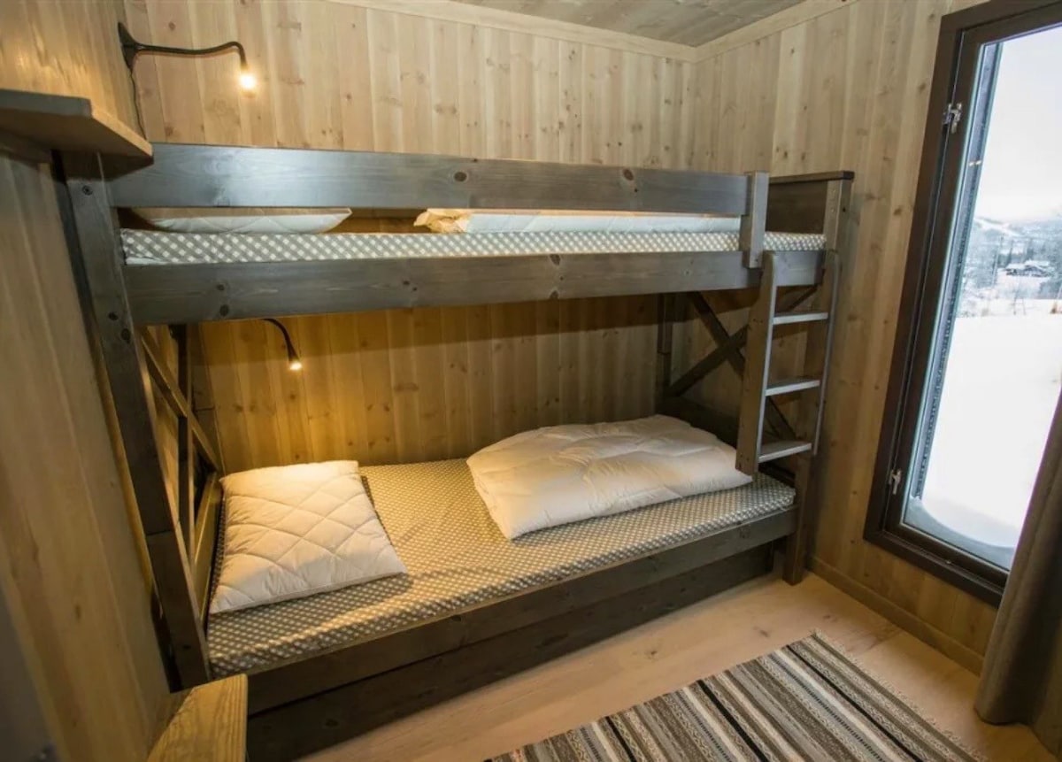 Chumba cha kulala na vitanda viwili vya mtu mmoja