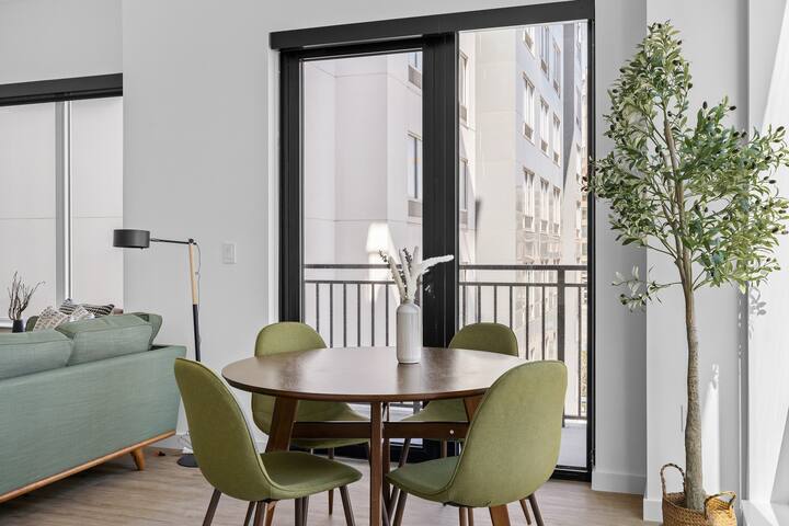 Mint House Gulch Division St | 3BR Suite w/Balcony gallery image 4