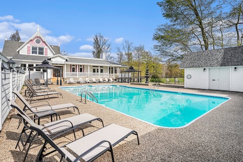 Huge estate with private heated pool!