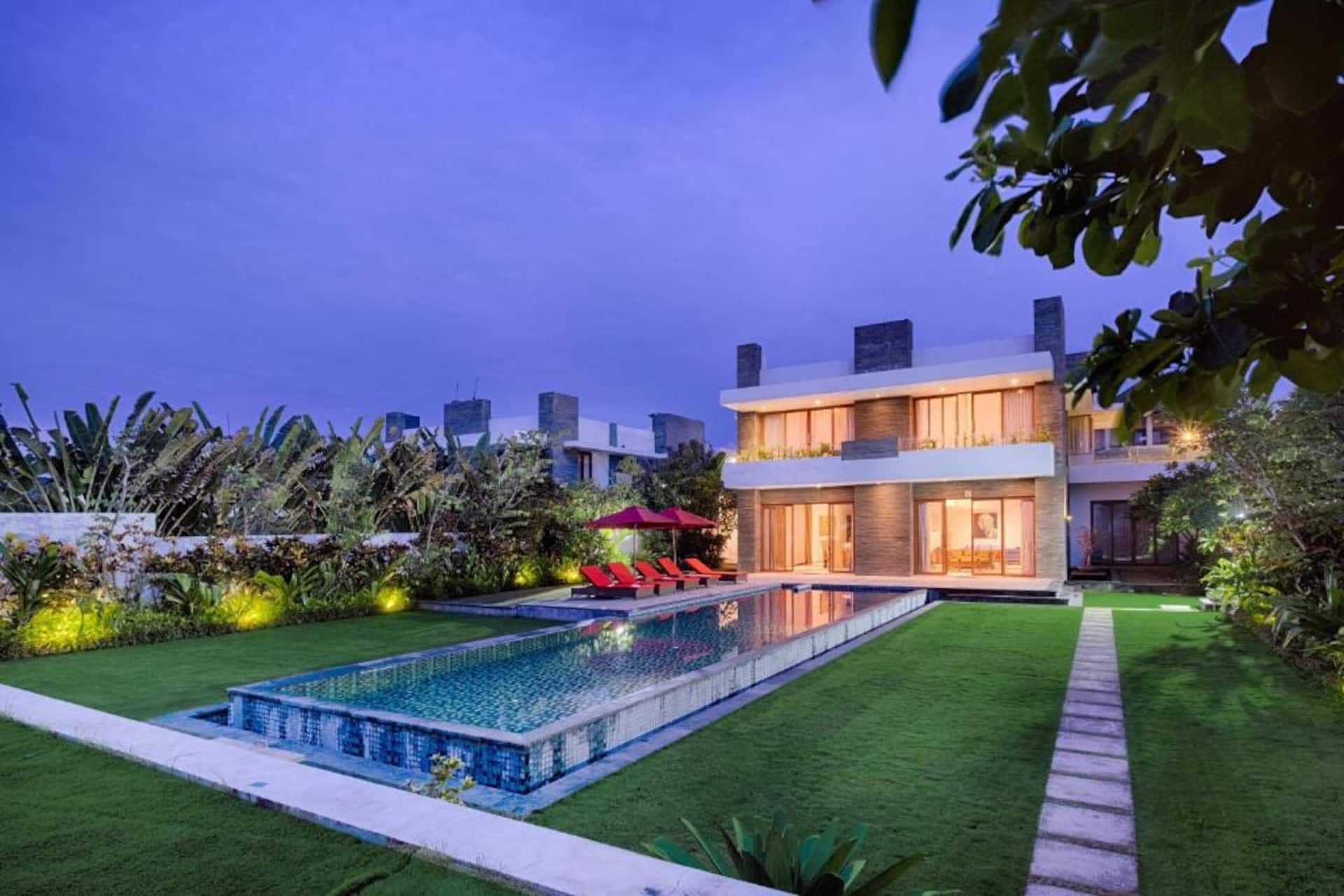 Gorgeous Beachfront Vista 5 Bedroom Private Villa in Bali 2