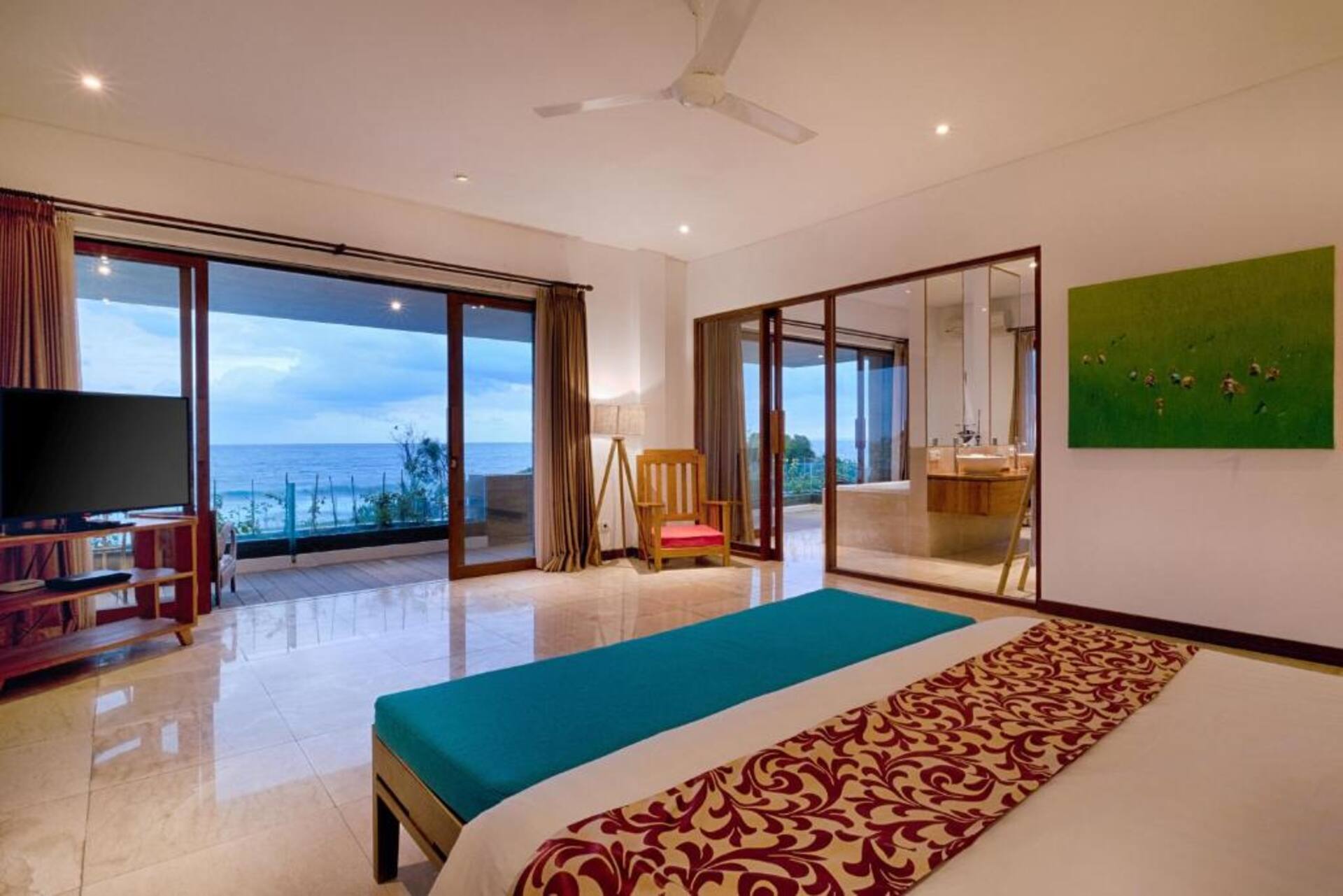Gorgeous Beachfront Vista 5 Bedroom Private Villa in Bali 2