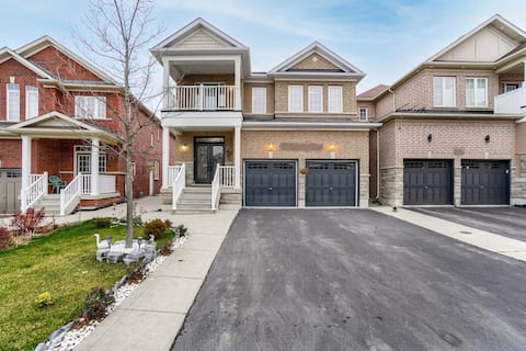 *Luxury, Spacious, Stunning, Brampton Home 4BR/3BA