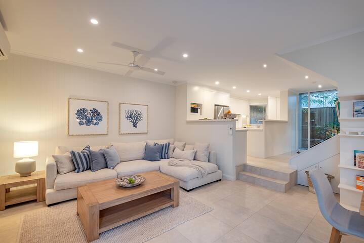 Little Cove Haven: Naousa 4 gallery image 4