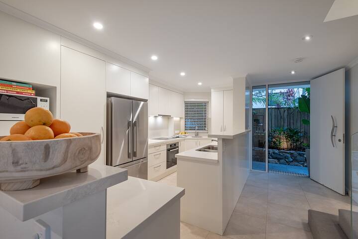 Little Cove Haven: Naousa 4 gallery image 3