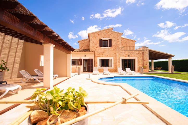 New! Premium Finca, Cala d´Or, with Starlightpool!