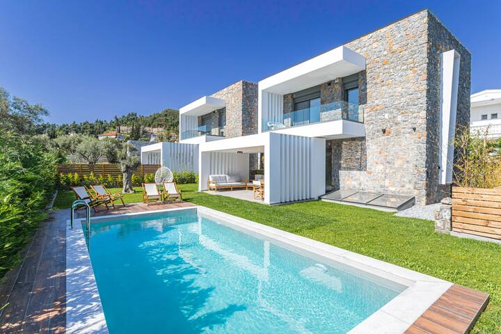 ⁨Hospitality Exelixis P.C.⁩ managed Airbnb listing 1