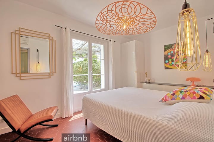 Шамбре - осветена 160x200 см - vue piscine - Airbnb