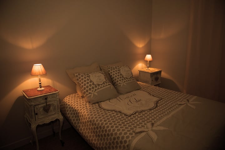 Cama doble de 160/200 con un colgador