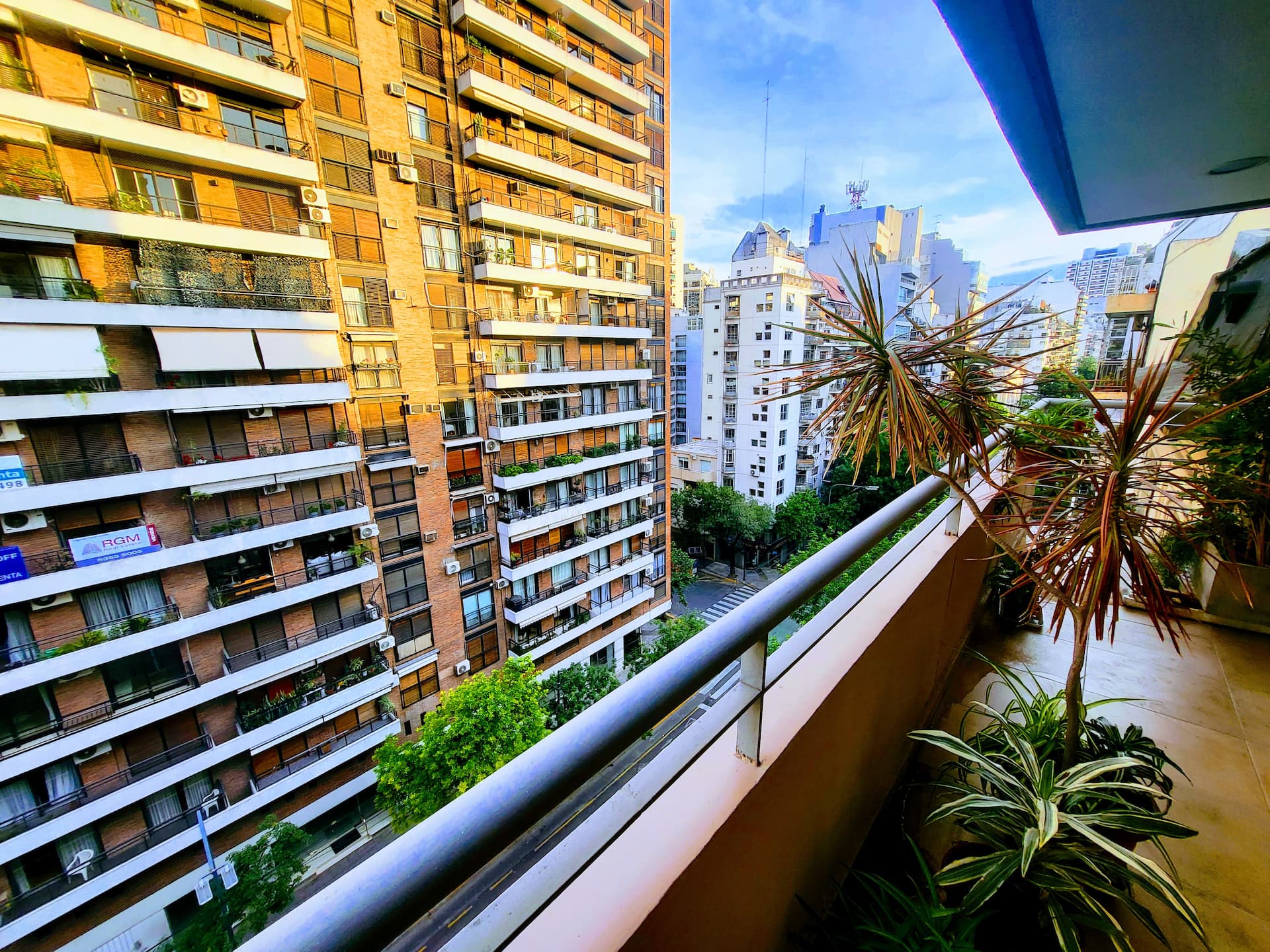 Departamento de 2 ambientes con balcón verde en Palermo Chico