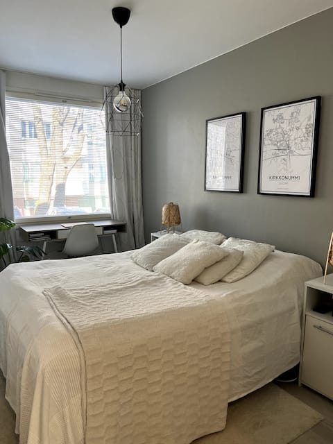 Top Airbnb: Two-room apartment in Helsinki with private parking in Läntinen Suurpiiri