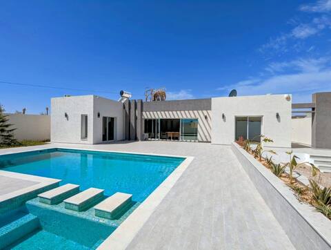 Escape to Villa Yasmina