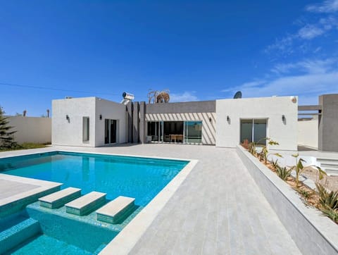 Escape to Villa Yasmina