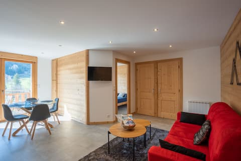 Spacious Apt 4 pers. with pool and mountain view
