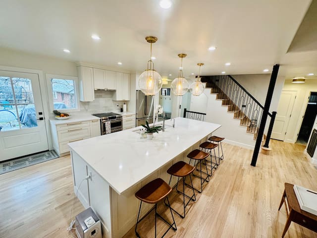 Beautiful University Park Family Home