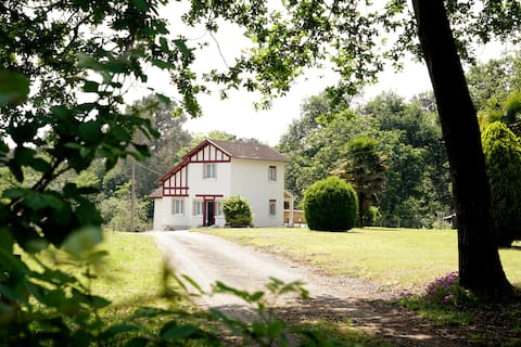 La Chênaie: Landes house in the heart of the forest.