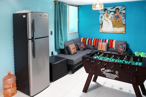 Colorful Blue House with WiFi and a Kitchen in Texcoco Centro