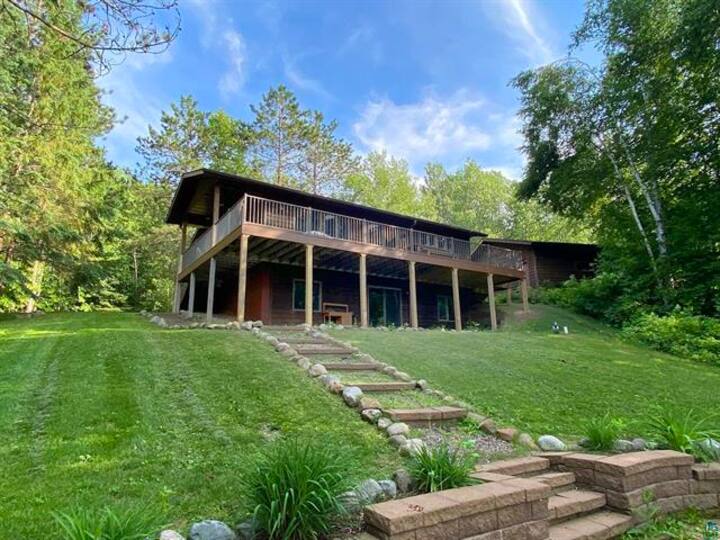 The Hideaway, Hanging Horn Lake Houses for Rent in Barnum, Minnesota
