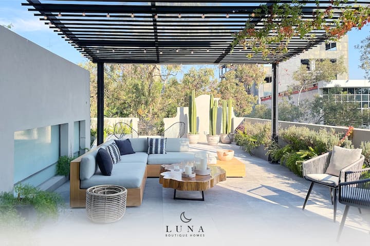 Luxury Apartment with Private Terrace & AC