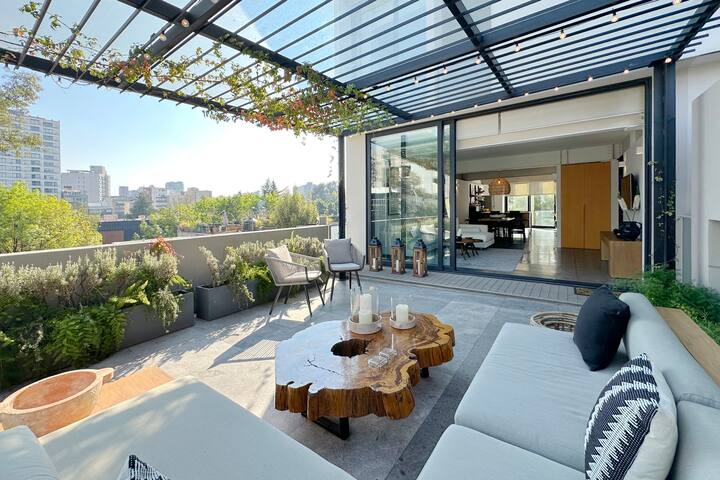 Luxury Apartment with Private Terrace & AC gallery image 2