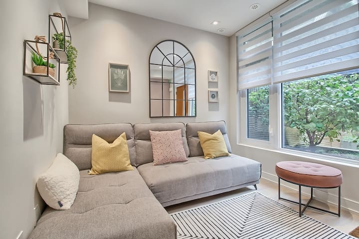 Luxury Townhouse in Downtown Toronto TH1 gallery image 4