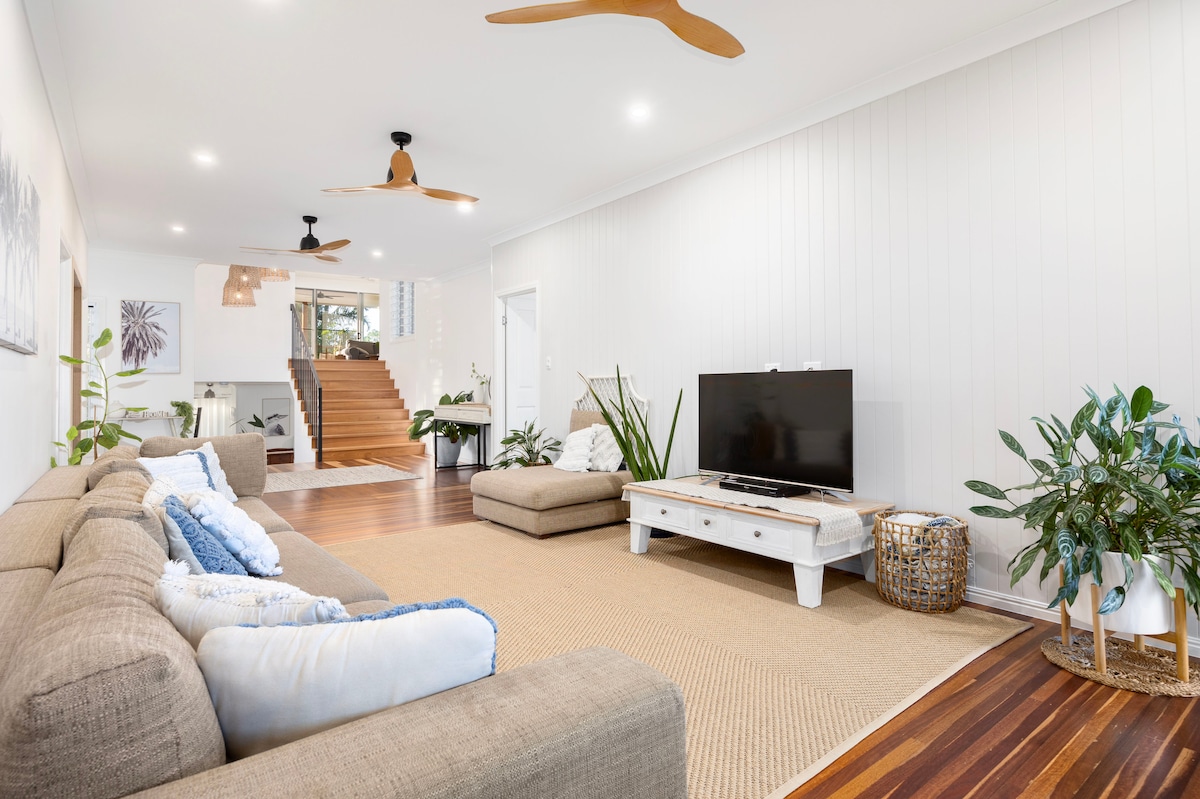 Top Airbnb: Beach House Retreat Sleeps 10 en Fraser Coast Regional