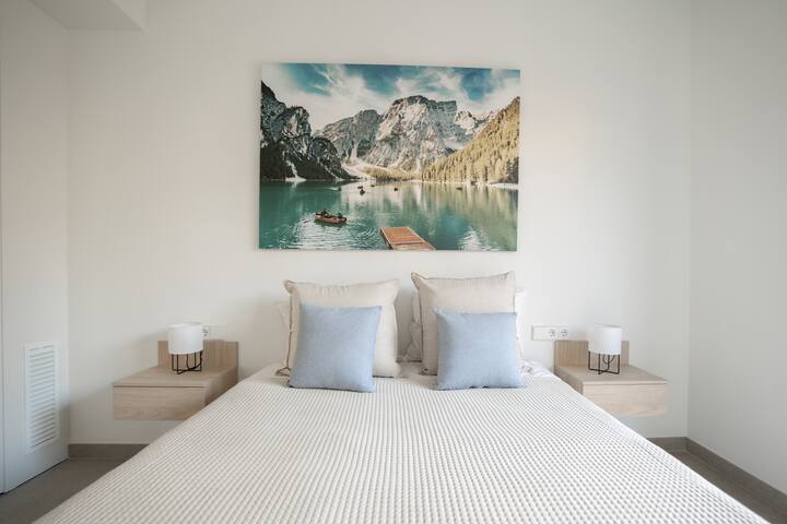 Stunning Home with Privat Pool gallery image 4