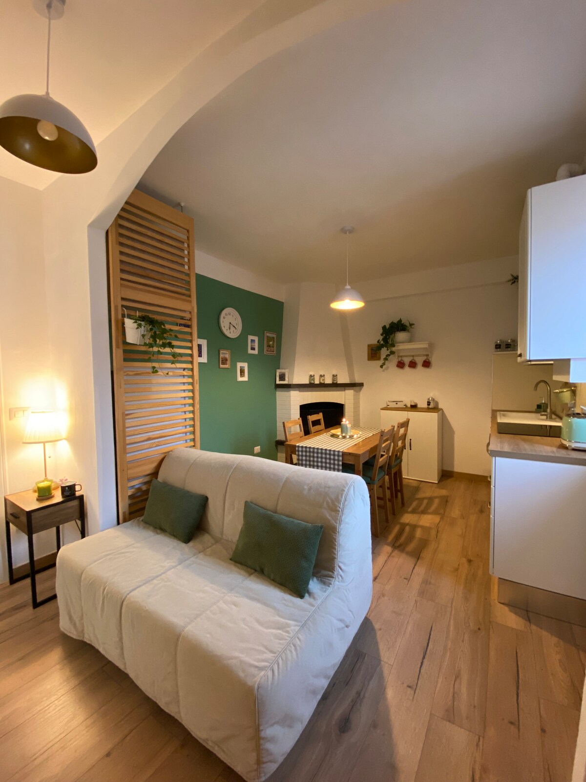 Top Airbnb: Casa di Lucy | Charming Rooftop View & Wi-Fi a Foligno